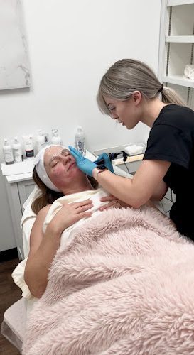 Max + Well Skincare
